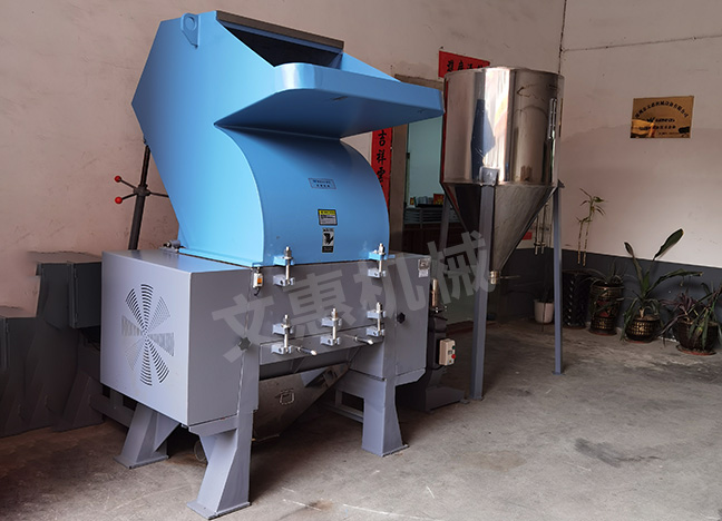 塑料粉碎（suì）機粉碎一噸塑料大（dà）概需要多少度電？