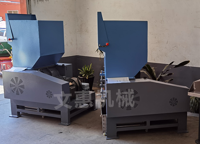 塑料粉碎機軸（zhóu）承過熱如（rú）何解決