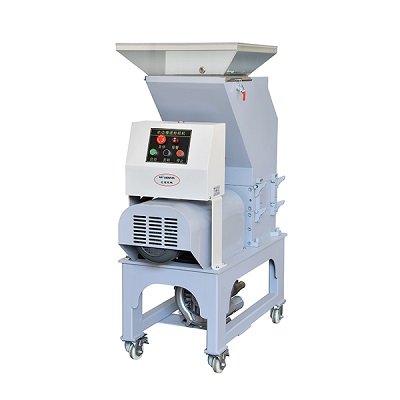 慢速塑（sù）料粉碎機優秀的特性和適用範圍有哪些生產流程？